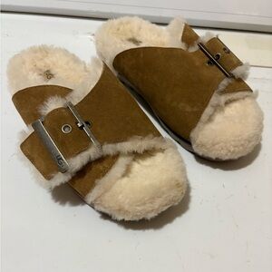 UGG: Outslide Buckle Slides
